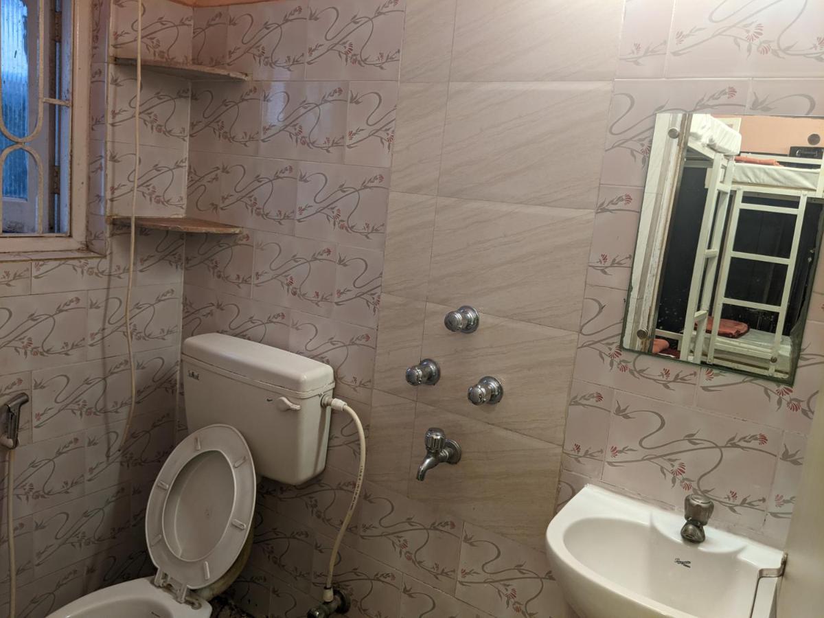 Guten Tag Колката Екстериор снимка